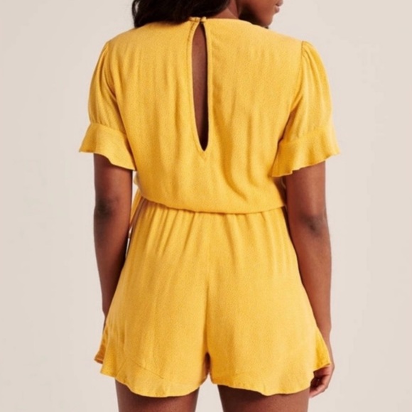 Abercrombie & Fitch Yellow Polka Dot Side Tie Waist Ruffle Trim Romper Sz Large - Picture 2 of 9